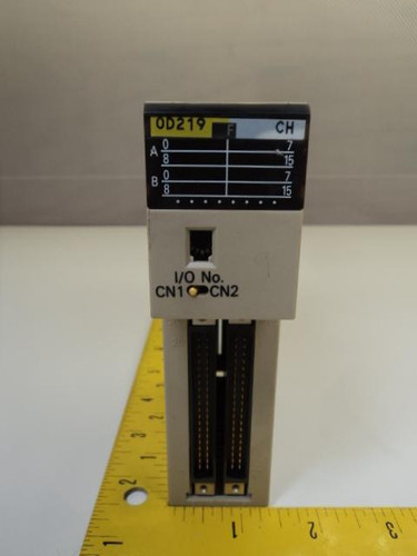 OMRON C200H-OD219 OUTPUT UNIT 1 T15323