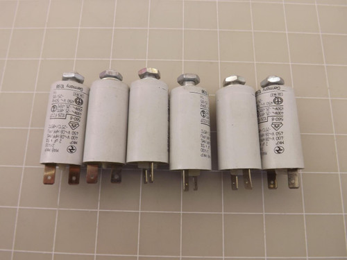 LOT OF 6 MAB MKP CAPACITORS T45943