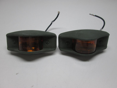 LOT OF 2 MS35423-1 MFR5A910 MILITARY LIGHT T55493