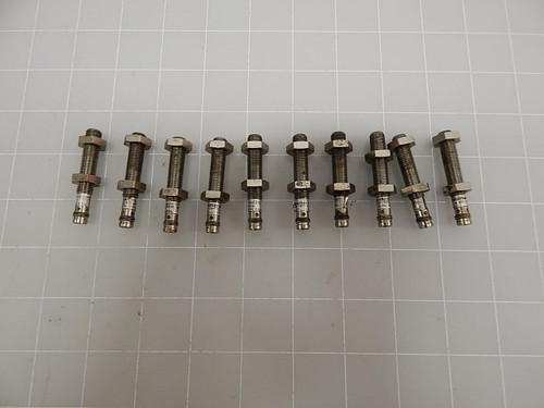 LOT OF 10 BAUMER 08P1701/S35L INDUCTIVE PROXIMITY SWITCH T63415