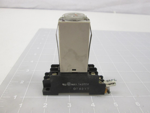 OMRON H3Y-2 TIMER RELAY W/ RELAY BLOCK T67716