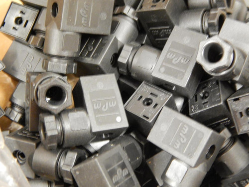 LOT OF 61 MPM 1211800006 050 DIN VALVE CONNECTOR T83942
