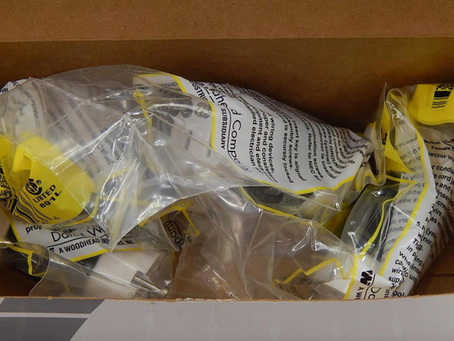 LOT OF 4 DANIEL WOODHEAD 1301440044 5269 SUPER SAFEWAY PLUG CONNECTOR T88688