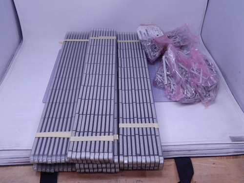 Lot of 1000 Berg 67016-040 Quickie Female Ribbon Cable Connectors LR-50850 with Clips 67016-040 T124080 For Sale