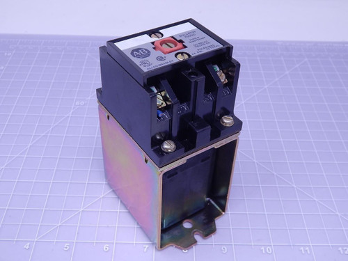 Allen Bradley 700DC Bulletin Type P Direct Drive DC Relay 12 Poles 24 VDC T123621 For Sale