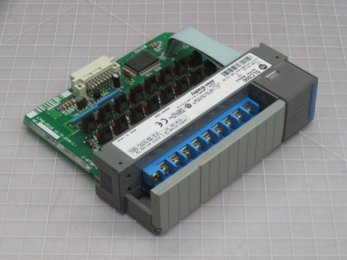 Allen Bradley  1746-0V16  SLC 500 Digital DC Output Module  For Sale