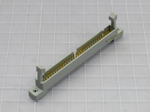 LOT OF 70 36000117477 CONNECTORS BULKHEAD 60 PIN