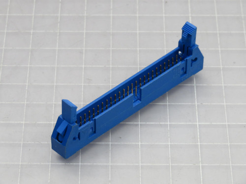 LOT OF 45 36009232425 CONNECTORS