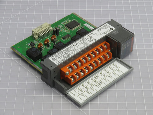 ALLEN BRADLEY  1746-OX8  ISOLATED RELAY OUTPUT MODULE  For Sale