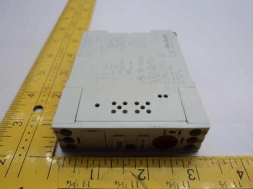 ALLEN-BRADLEY 700-FSB3AU23 ELECTRONIC TIMING RELAY 24-48VDC & 24-240VAC T17551