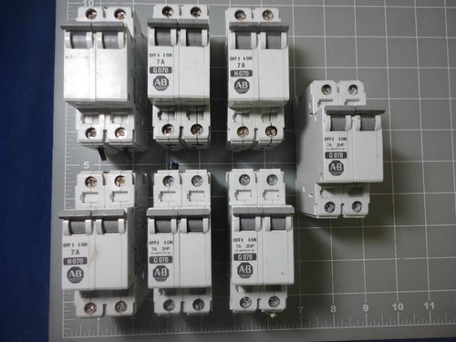 1 LOT OF 7 ALLEN-BRADLEY 1492-CB1 G070 H070 2-PO CIRCUIT BREAKERS 7A T21352