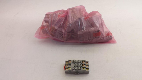 LOT OF (18) SPC TECHNOLOGY SPC9799 RELAY SOCKETS 300 V 15 AMP T22229