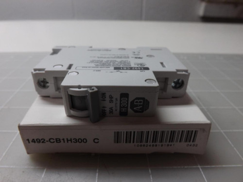 ALLEN BRADLEY 1492-CB1 30 AMP CIRCUIT BREAKER T50114