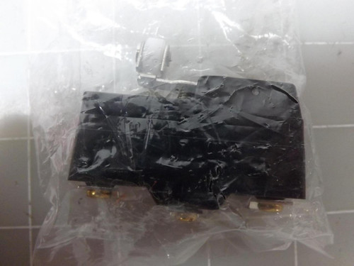 LOT OF 67 EATON E47Y4280 LIMIT SWITCH T48793