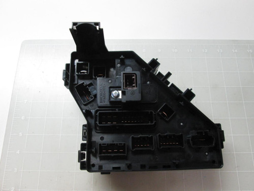 HONDA SZA-A512 PA623J8QP 110419 PA66+PPE 63597400 FUSE BOX T52130