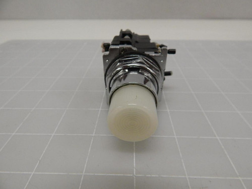 LOT OF 29 CUTLER HAMMER 10250T/91000T LIGHT T59430