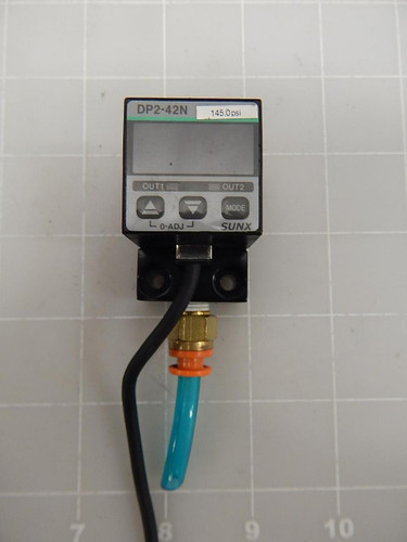 SUNX DP2-42N DIGITAL PRESSURE SENSOR T61044