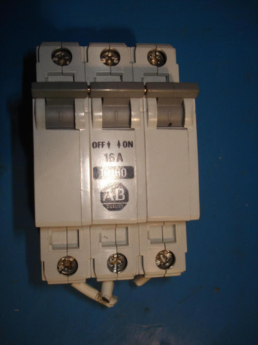 AB G160 1492-CB3 3 POLE CIRCUIT BREAKER T5794