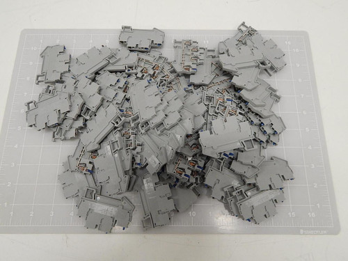 LOT OF 81 PHOENIX CONTACT STTB1.5 TERMINAL BLOCKS T68634