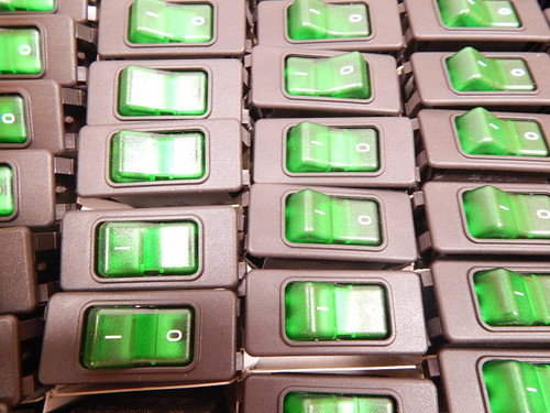 LOT OF 45 E-T-A 3120-F311-P7T1-W19DG3 SWITCHES T69802