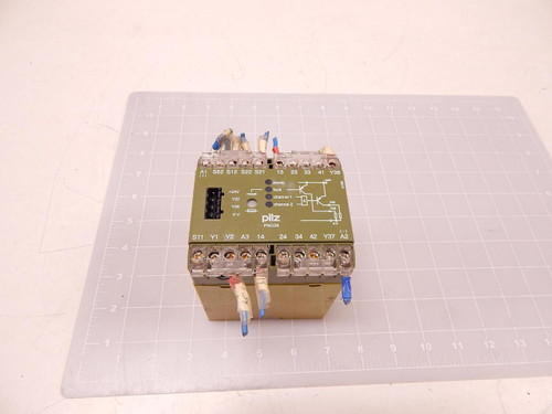 PILZ PNOZ 8 3S/1O DIN VDE 0110 4KV/3 SAFETY RELAY T77954