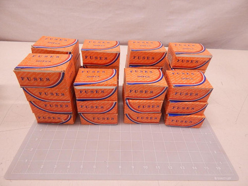 LOT OF 2900 STANDARD FUSES WHOLESALE T81833