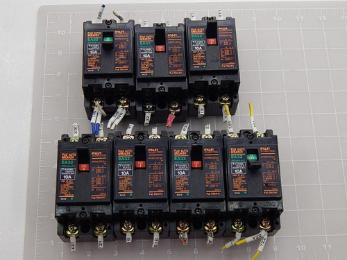LOT OF 7 FUJI AUTO BREAKER EA32 BB2AEA-010 CIRCUIT BREAKER 10 A T88100