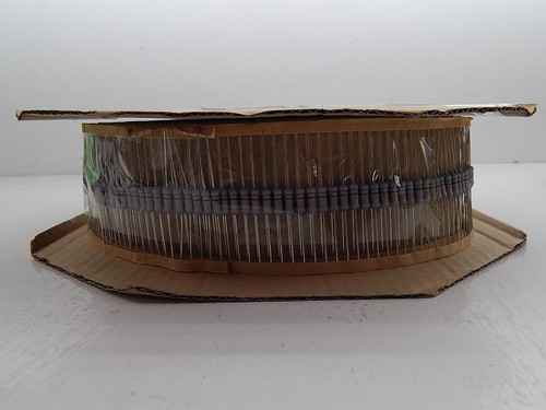 LOT OF 7200 IRC CMO11002JLFTR METAL OXIDE RESISTORS 1 W 10 K OHM 5 % T88643