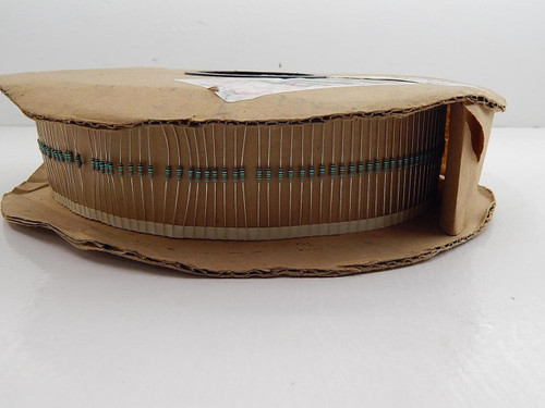 LOT OF 3600 SFR55D 8K25 RESISTORS T88700