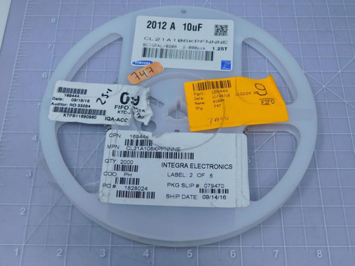Lot of 700 Samsung CL21A106KPFNNNE 10µF Multilayer Ceramic Capacitors T119968 For Sale