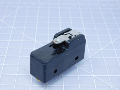 Micro Switch BZ-2RW825-A2 Basic / Snap Action Switch 15 A .868 1 way roller # 6 Screw Term T122245 For Sale