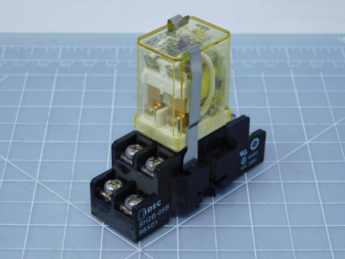 Lot of 7 Idec RH2B-212 Relays 24 VDC w/ SH2B-05B Sockets T126705 For Sale