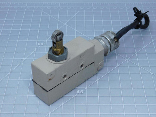 Omron ZE-Q22-2S Limit Switch 15 A 125, 250 or 480 VAC T125814 For Sale