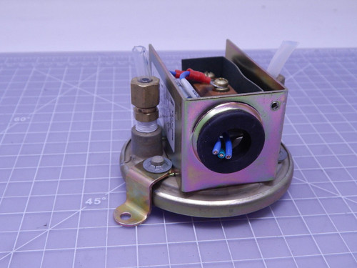 Dwyer Instruments 1910-00    Differential Pressure Switch For Sale