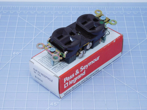 LOT OF 14 PASS & SEYMOUR 8200H DUPLEX RECEPTACLE T144769