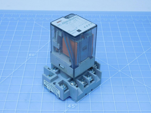 Allen-Bradley 700-HA33A1 700-HN126 Relay w/ Base For Sale