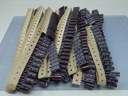 Lot of 500 Nichicon 207555  Capacitors 470 uF For Sale