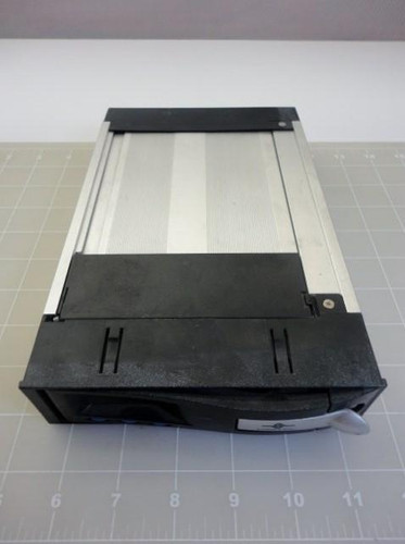 VANTEC  EZ SWAP 3.5è¤èæ°åè¤è?è¤èæ°èº ALUMINUM REMOVABLE IDE HARD DRIVE MOBILE RACK WITH LCD DISPLAY AND FAN T16187