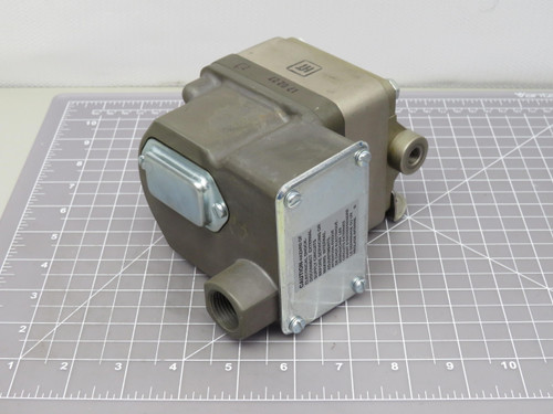 Barksdale DPD2T-A80SSL6CS  Pressure Actuated Switch For Sale