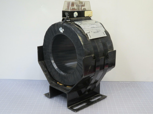Canadian General Electric  1078112  Current Transformer 600-5  2.5L100 60 Hz  10 KV  For Sale