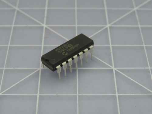 Lot of 27  MCP4261 1033E/P Integrated Circuit PotentioMeter  For Sale