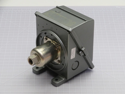 United Electric  J402-156 J402-156-9774
 Pressure Switch  For Sale