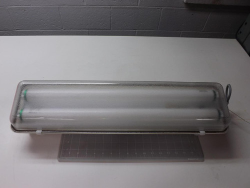 LITHONIA LIGHTING 141604 FLUORESCENT LUMINAIRE FOR DAMP LOCATIONS