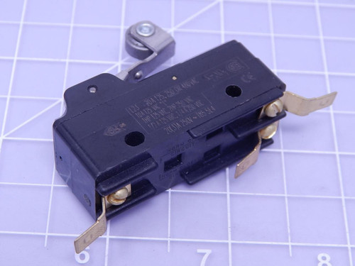 Honeywell BZ-2RW825-A2 Basic Switch; Large; SPDT; 15 Amps @ 250VAC; Roller Lever; Screw Term; Silver T122163 For Sale