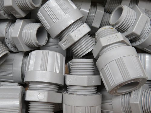 Lot of 25 Woodhead 1300980082 5532 Max-Loc Cord Grip Form 2 1/2IN /(.500-.562 Type 3R For Sale