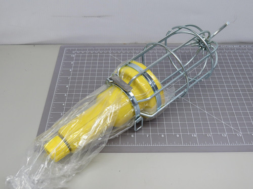 Woodhead 1301030035 120300 Watertite Wet Location Incandescent Hand Lamp 100W with Quick Open For Sale