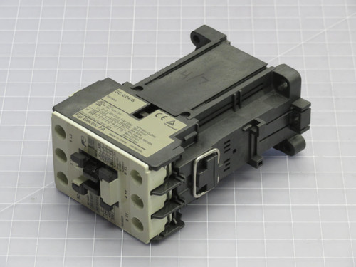 Lot of 2 FUJI  SC-E04/G
  MAGNETIC CONTACTOR  For Sale