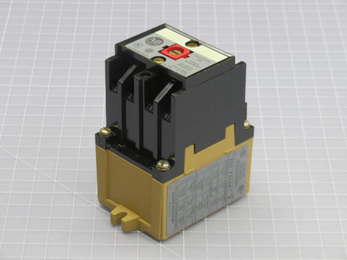 ALLEN-BRADLEY  700-P000A1  INDUSTRIAL RELAY  For Sale