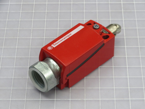 TELEMECANIQUE  XCSD3902N12  SAFETY LIMIT SWITCH  For Sale