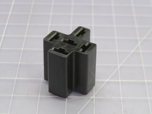 LOT OF 1000 SONG CHUAN BR05-WH RELAY SOCKET AND HARDWARE CC220